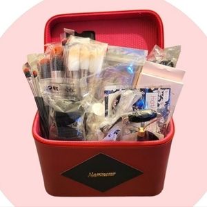 Cosmetic makeup bag set